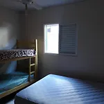 Casa Condomínio para até 8 pessoas 300m da praia