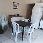 Casa Condomínio para até 8 pessoas 300m da praia