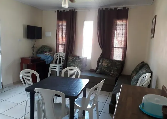 Casa Condomínio para até 8 pessoas 300m da praia