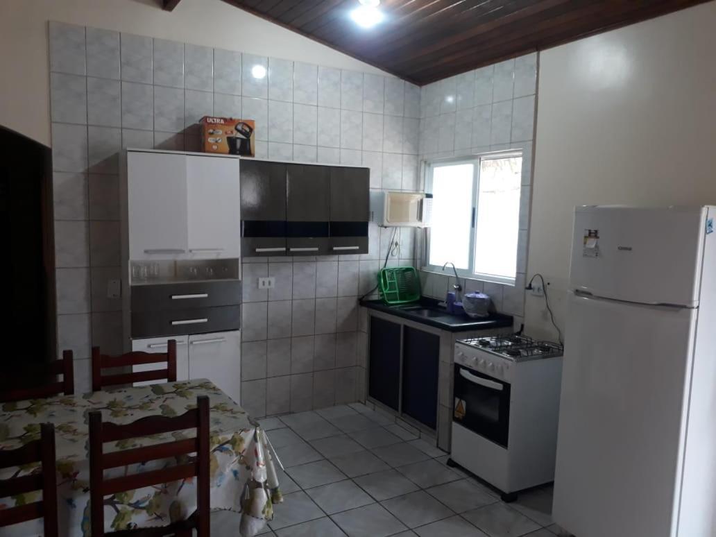 Casa Em Com Wi-fi - 300m Da Ubatuba