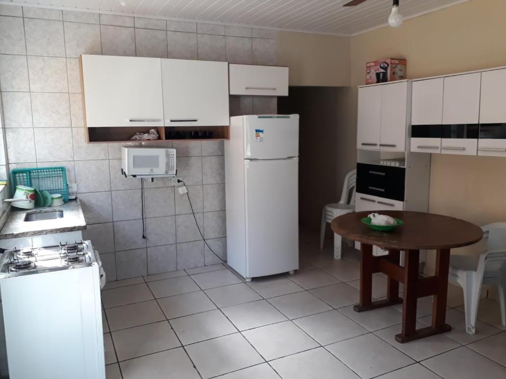 Casa de férias Casa Em Com Wi-fi - 300m Da Ubatuba